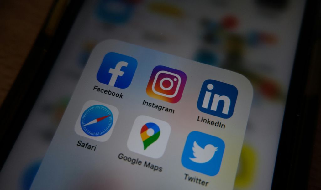 Use LinkedIn&rsquo;s Follower Analytics 